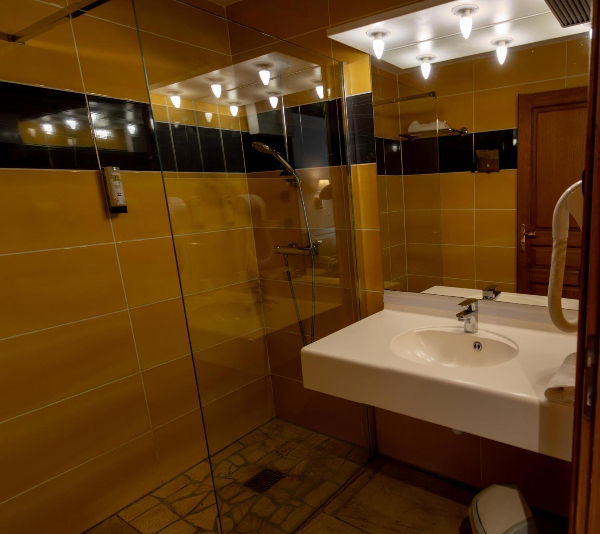 Logis Le Saint Nicolas บา-ซู-โรบ ภายนอก รูปภาพ