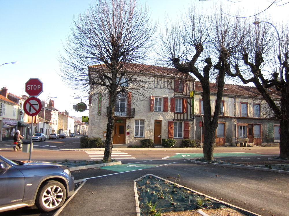 Logis Le Saint Nicolas บา-ซู-โรบ ภายนอก รูปภาพ